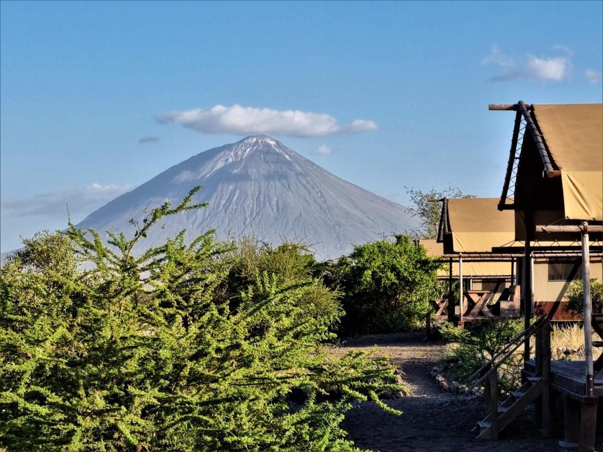 Africa Safari Lake Natron Mtowabaga Exteriör bild